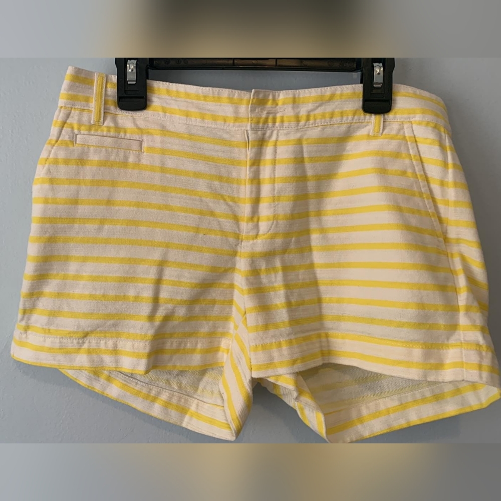 Gap yellow strip shorts